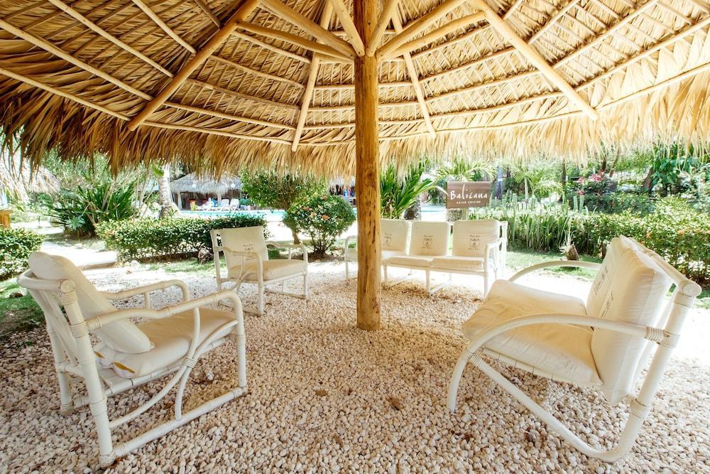 Tropicana Suites Deluxe Beach Club & Pool Punta Cana Extérieur photo